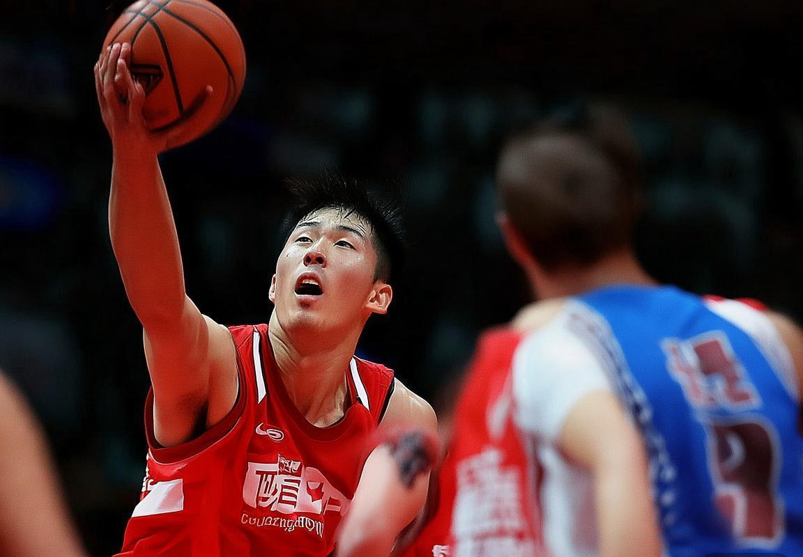 CBA季后赛粤疆巅峰对决：战术对决与精彩瞬间盘点(图3)