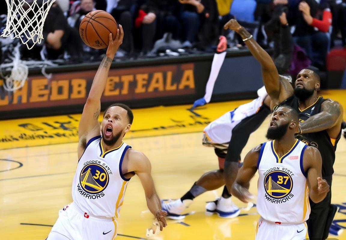 2017NBA总决赛：勇士逆转骑士，系列赛首战告捷，库里杜兰特闪耀全场(图4)